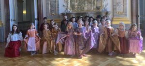 Verkleidete Kinder im Bruchsaler Schloss